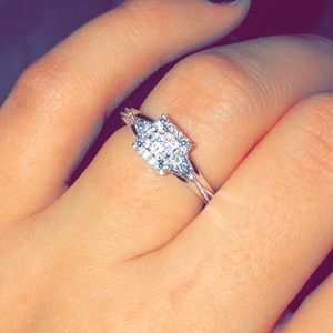 Diamond ring 1/6 ct tw round cut 10k white gold